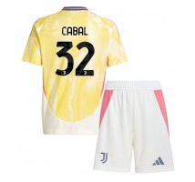 Juventus Juan Cabal #32 Koszulka Wyjazdowa dzieci 2024-25 Krótki Rękaw (+ krótkie spodenki)